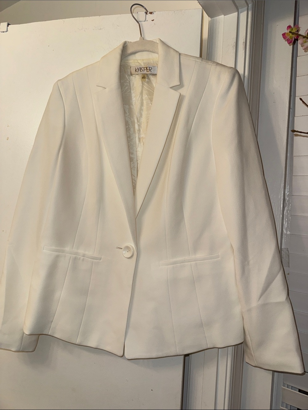 Kasper Cream One-Button Tailored Blazer